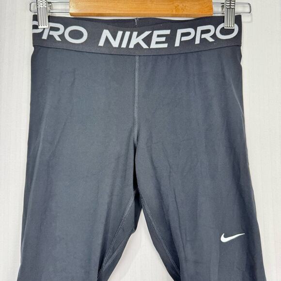 Nike Pro Mid-Rise Black Crop Capri Leggings Mesh-Panel Women Size Medium Dri-Fit - Picture 2 of 6